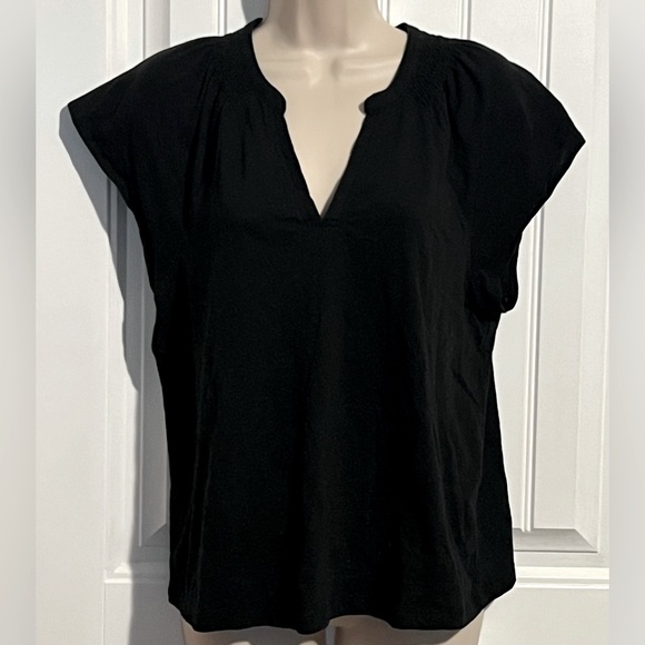 Black cute V-neck top - Picture 1 of 8